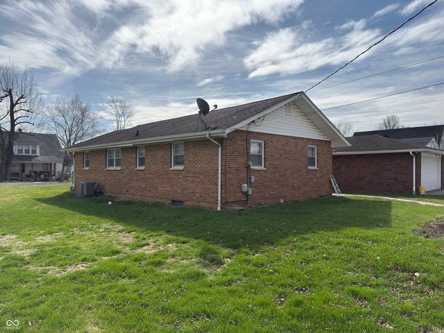 42 S Ross Street, Columbus, IN 47201