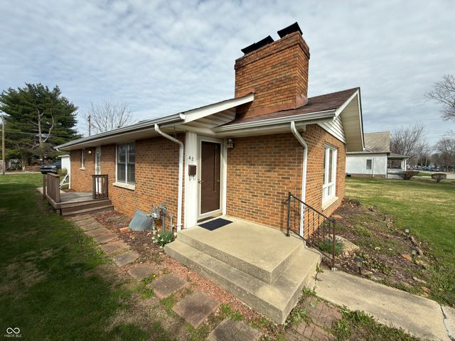 42 S Ross Street, Columbus, IN 47201
