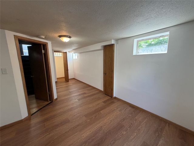 1315 E 25th Street, Des Moines, IA 50317