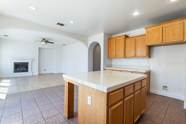 7087 E Fedora Avenue E, Fresno, CA 93737