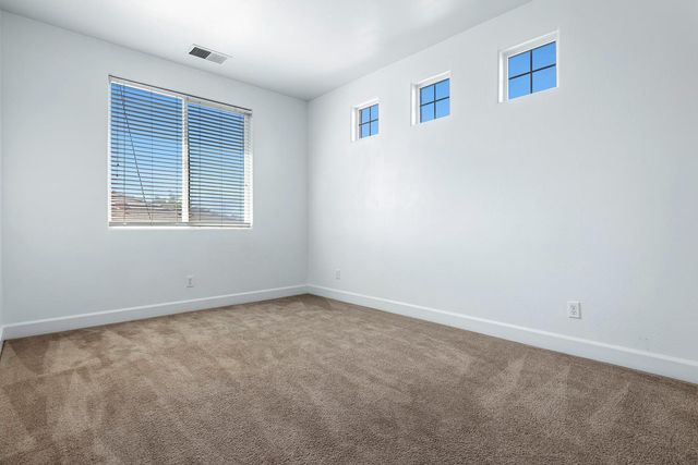 7087 E Fedora Avenue E, Fresno, CA 93737