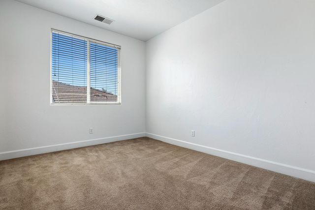 7087 E Fedora Avenue E, Fresno, CA 93737