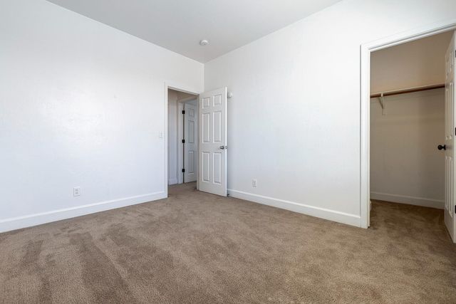 7087 E Fedora Avenue E, Fresno, CA 93737