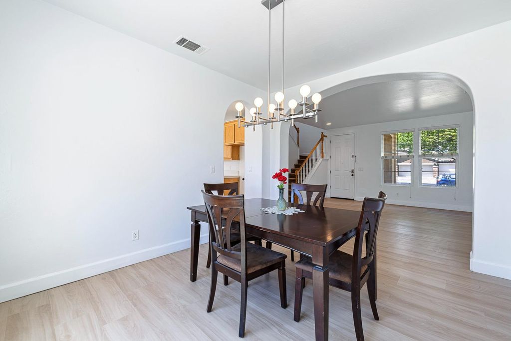 Image 11 of property listing at 7087 E Fedora Avenue E, Fresno, CA 93737