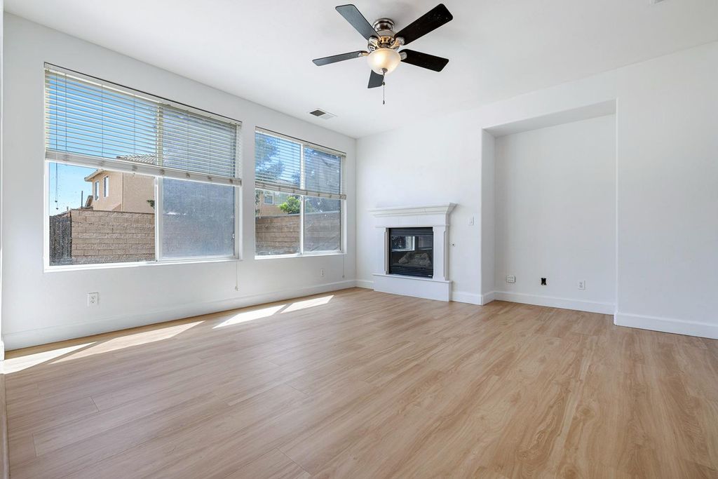 Image 12 of property listing at 7087 E Fedora Avenue E, Fresno, CA 93737