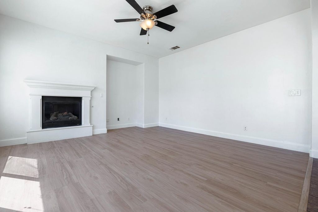 Image 13 of property listing at 7087 E Fedora Avenue E, Fresno, CA 93737