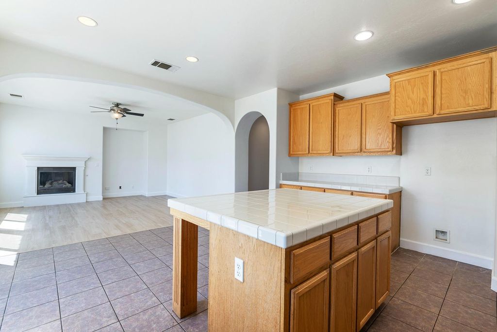 Image 21 of property listing at 7087 E Fedora Avenue E, Fresno, CA 93737