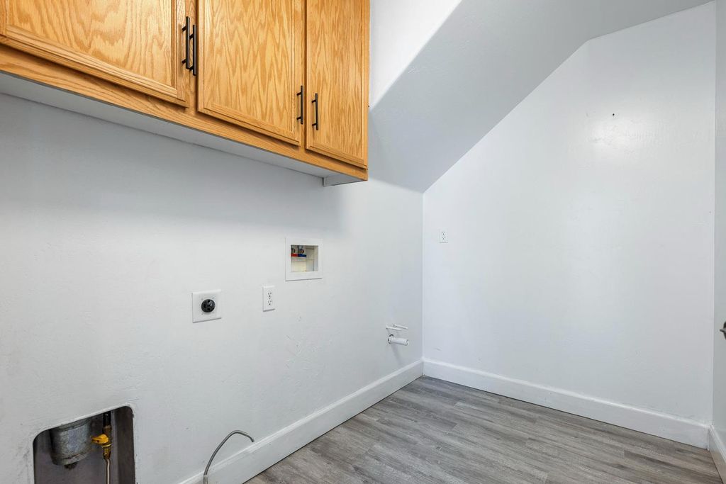 Image 24 of property listing at 7087 E Fedora Avenue E, Fresno, CA 93737