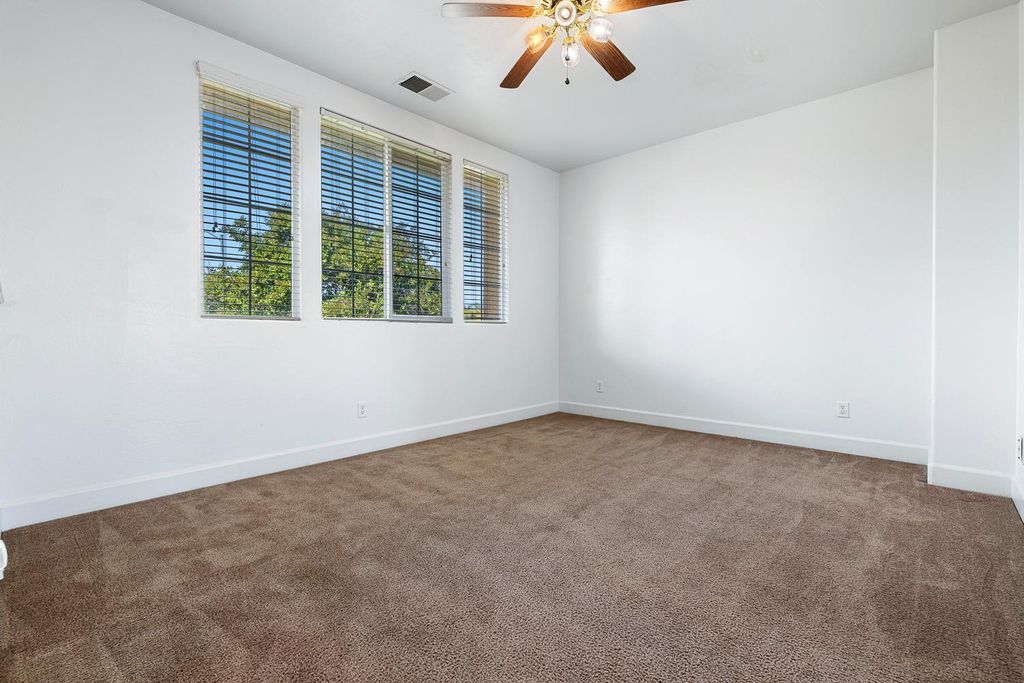 Image 27 of property listing at 7087 E Fedora Avenue E, Fresno, CA 93737