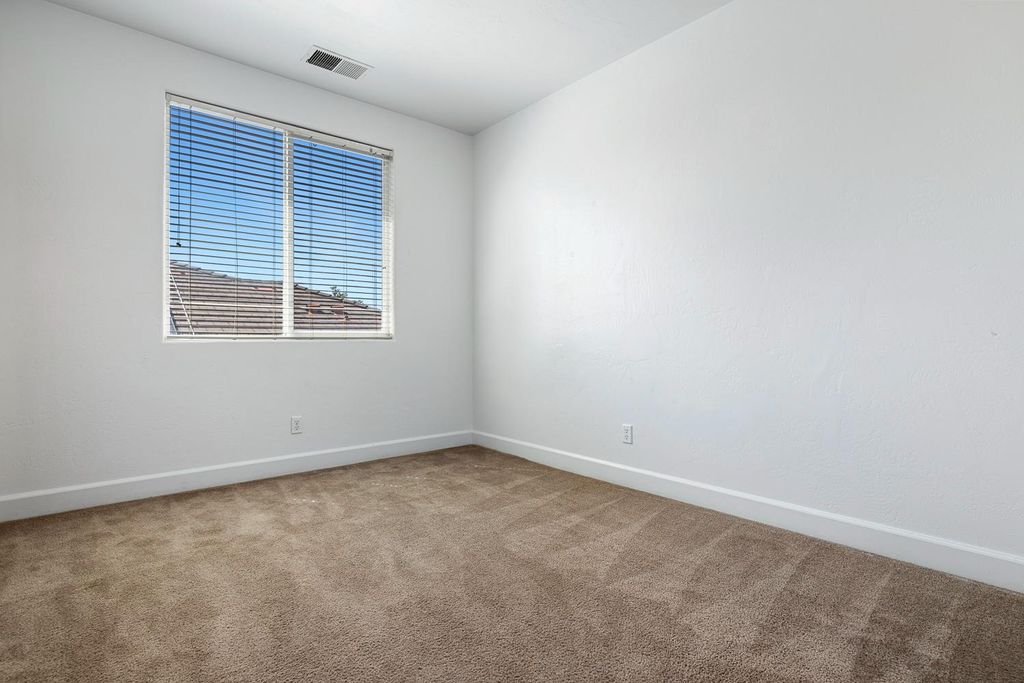 Image 33 of property listing at 7087 E Fedora Avenue E, Fresno, CA 93737