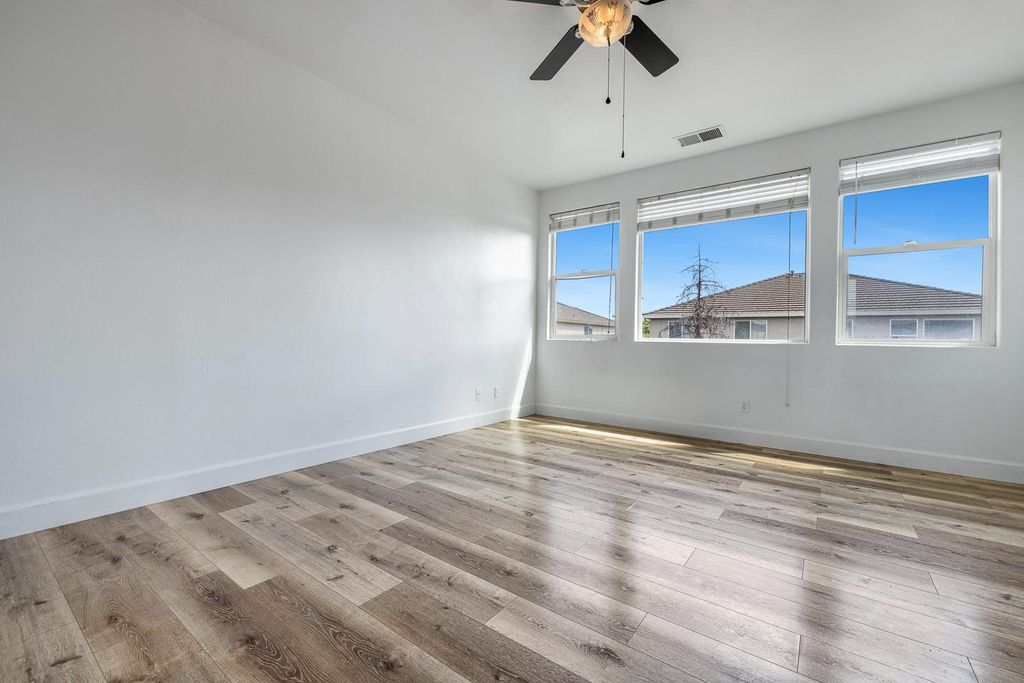 Image 37 of property listing at 7087 E Fedora Avenue E, Fresno, CA 93737