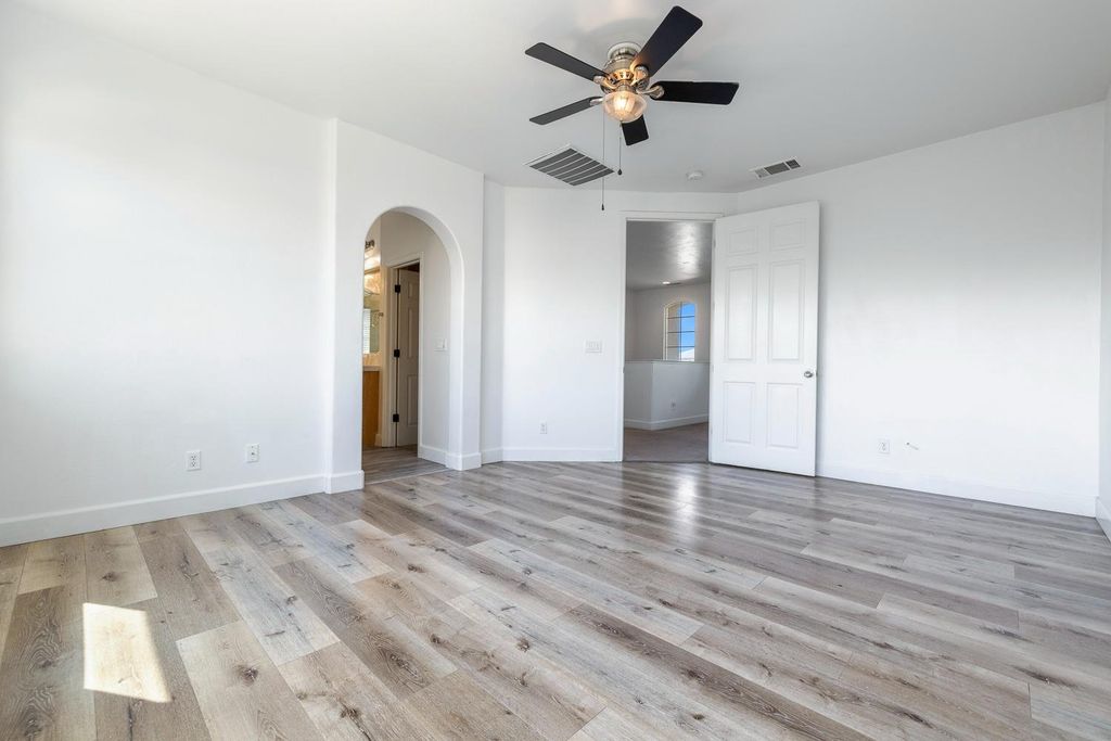Image 39 of property listing at 7087 E Fedora Avenue E, Fresno, CA 93737