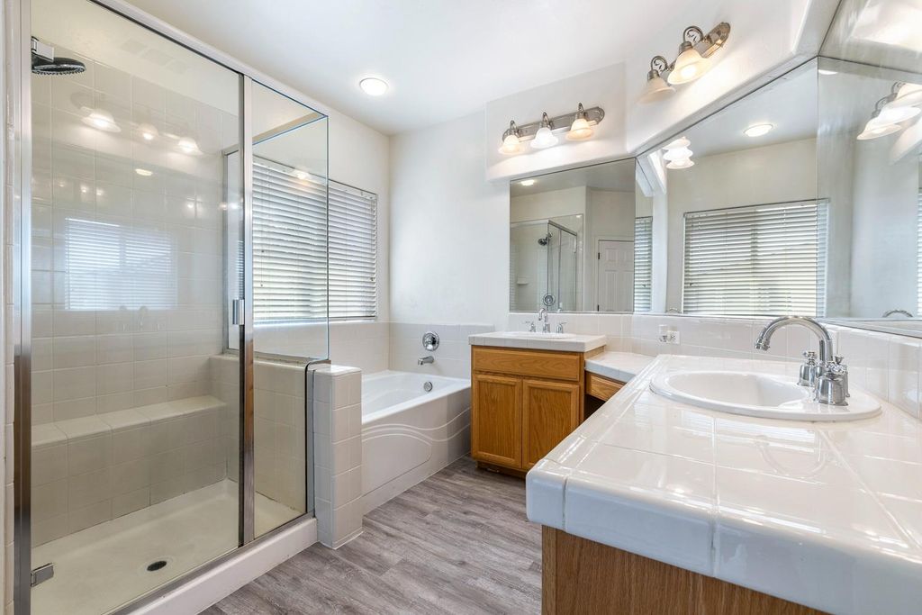 Image 40 of property listing at 7087 E Fedora Avenue E, Fresno, CA 93737