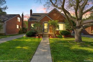 20006 Lochmoor Street, Harper Woods, MI 48225