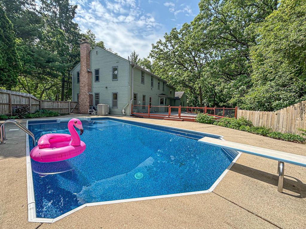 417 Anglesey ROAD, Wales, WI 53183