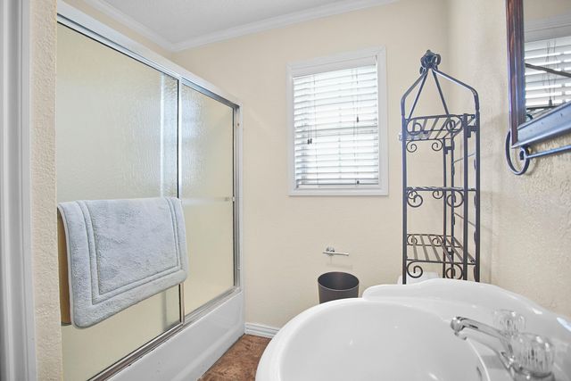 906 N 3rd Street, Brownfield, TX 79316