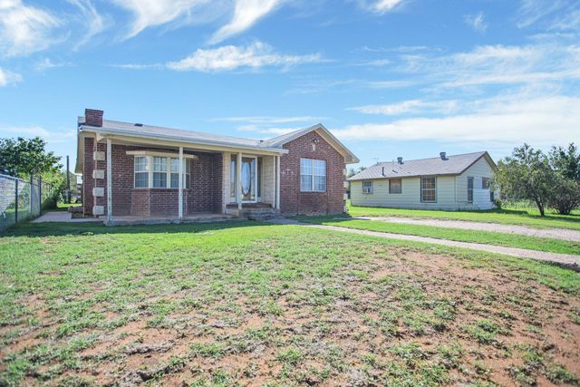 906 N 3rd Street, Brownfield, TX 79316