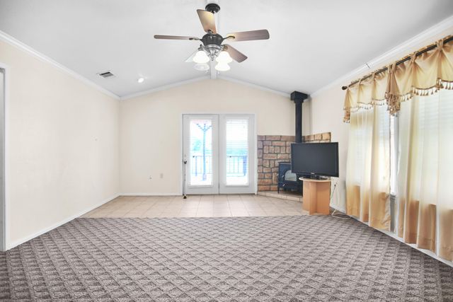 906 N 3rd Street, Brownfield, TX 79316