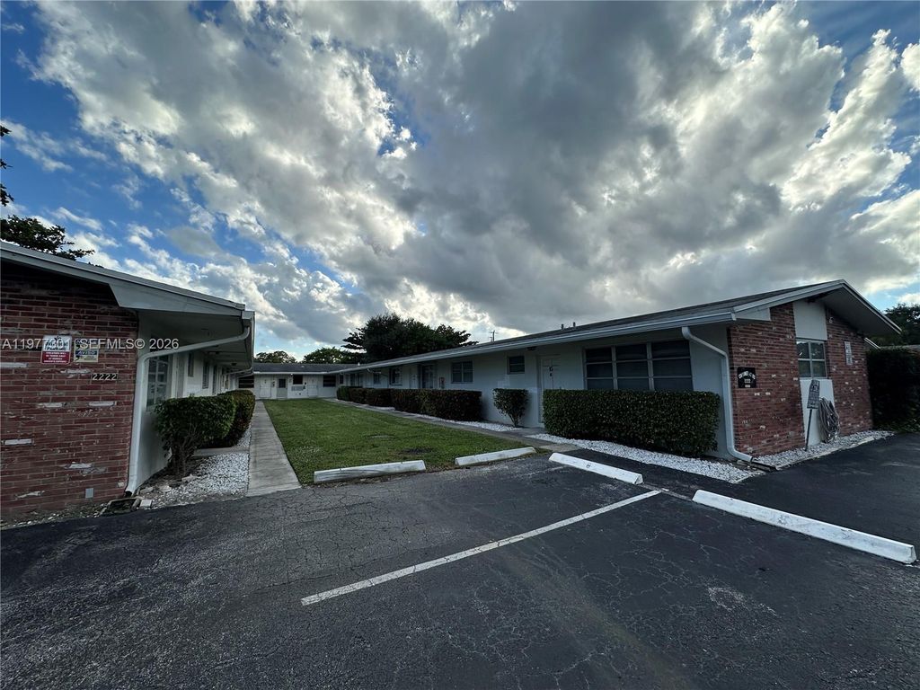 2222 Jackson St 6E, Hollywood, FL 33020