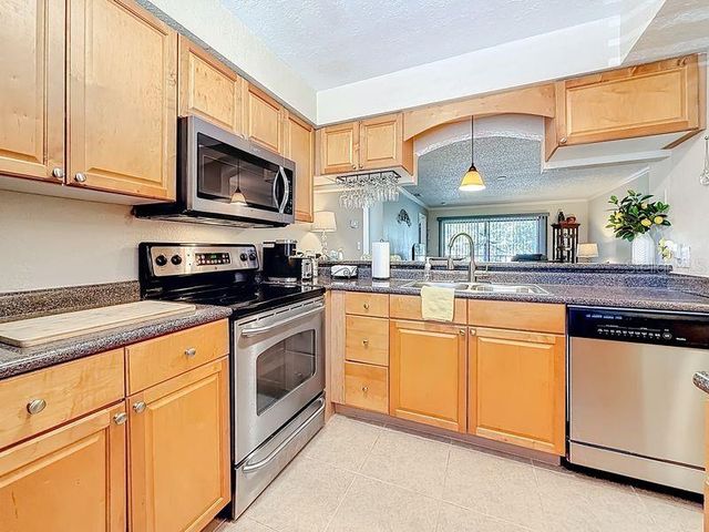 10199 SAILWINDS BOULEVARD S 201, Largo, FL 33773