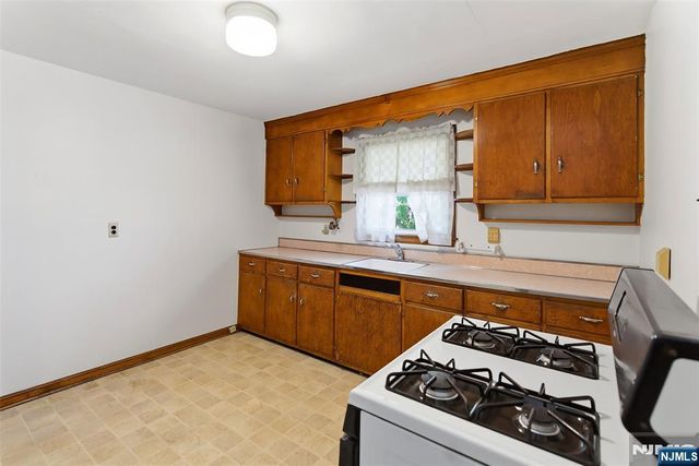 1017 E 27th Street, Paterson, NJ 07513
