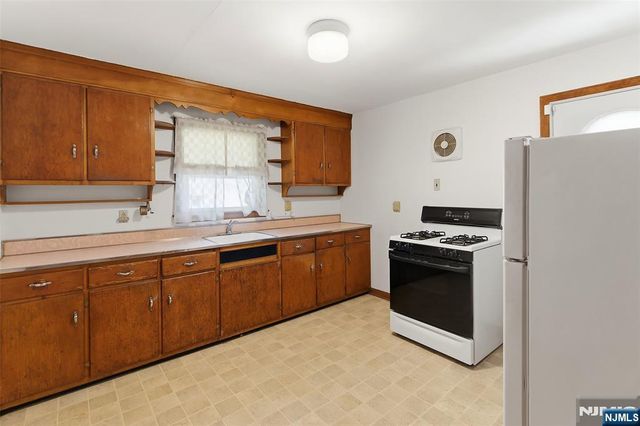 1017 E 27th Street, Paterson, NJ 07513