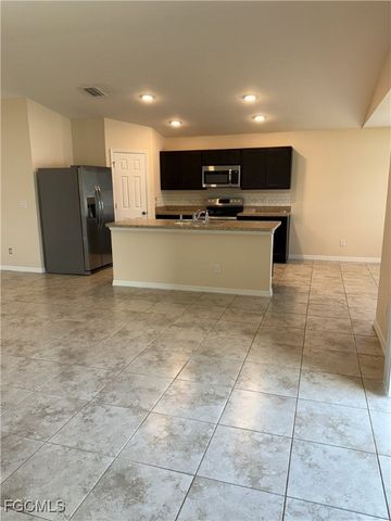 2119 NE 6th PL, Cape Coral, FL 33909