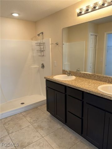 2119 NE 6th PL, Cape Coral, FL 33909