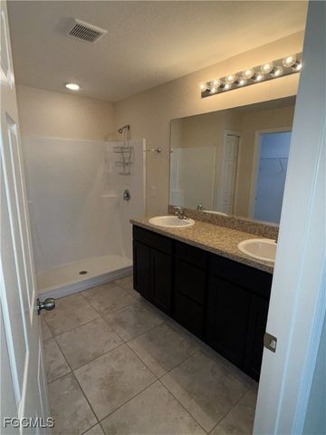 2119 NE 6th PL, Cape Coral, FL 33909