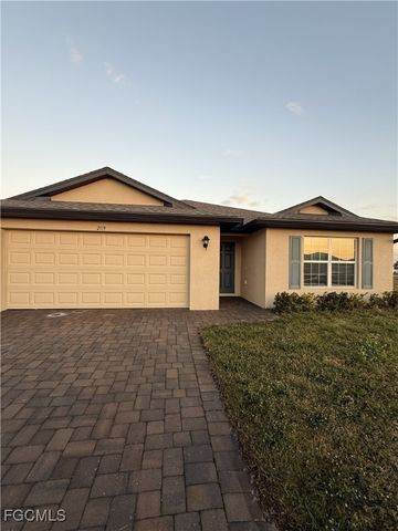 2119 NE 6th PL, Cape Coral, FL 33909