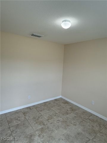 2119 NE 6th PL, Cape Coral, FL 33909