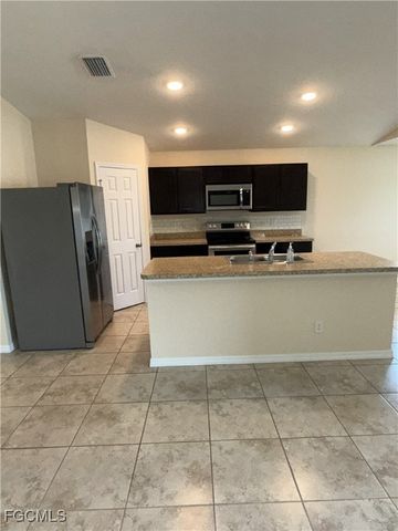 2119 NE 6th PL, Cape Coral, FL 33909