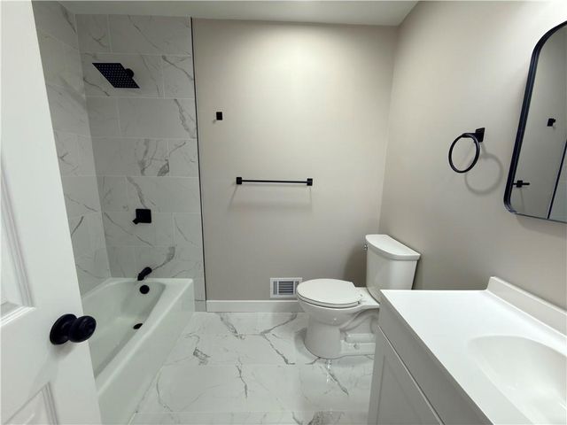16001 E 30 Street, Independence, MO 64055