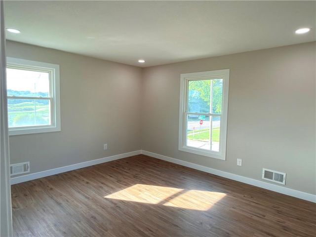16001 E 30 Street, Independence, MO 64055