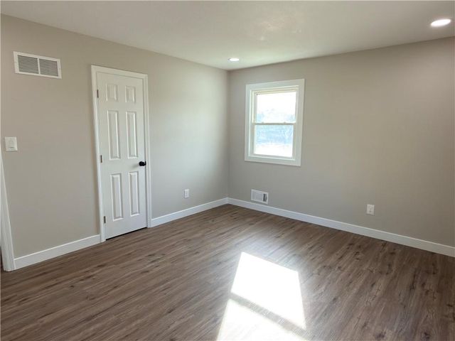 16001 E 30 Street, Independence, MO 64055