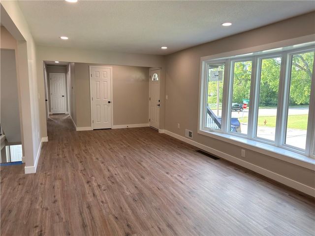 16001 E 30 Street, Independence, MO 64055