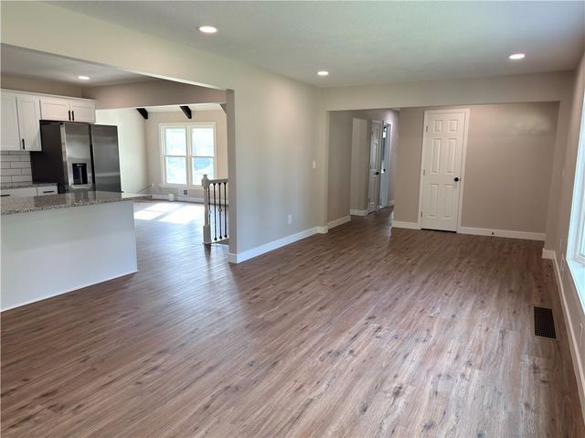 16001 E 30 Street, Independence, MO 64055