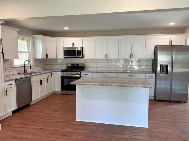 16001 E 30 Street, Independence, MO 64055