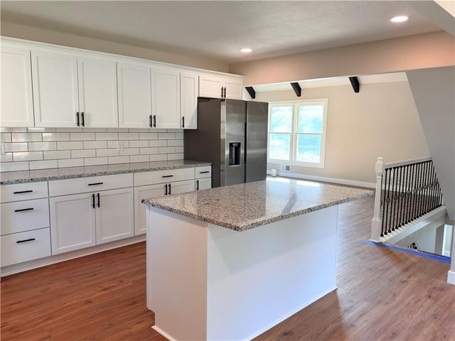 16001 E 30 Street, Independence, MO 64055