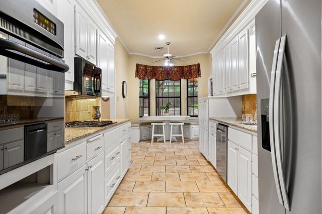 80 Sugar Creek Place, Woodway, TX 76712