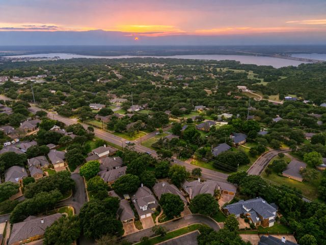 80 Sugar Creek Place, Woodway, TX 76712