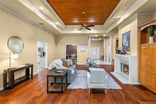 80 Sugar Creek Place, Woodway, TX 76712