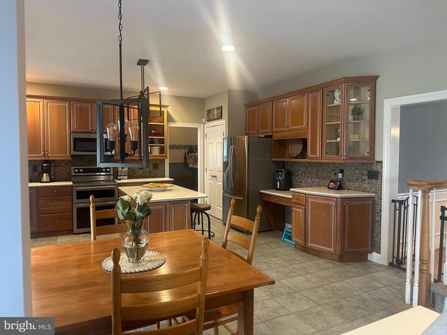 116 BRINKLEY DR, Sellersville, PA 18960