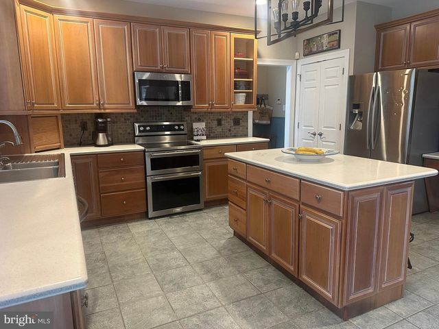 116 BRINKLEY DR, Sellersville, PA 18960