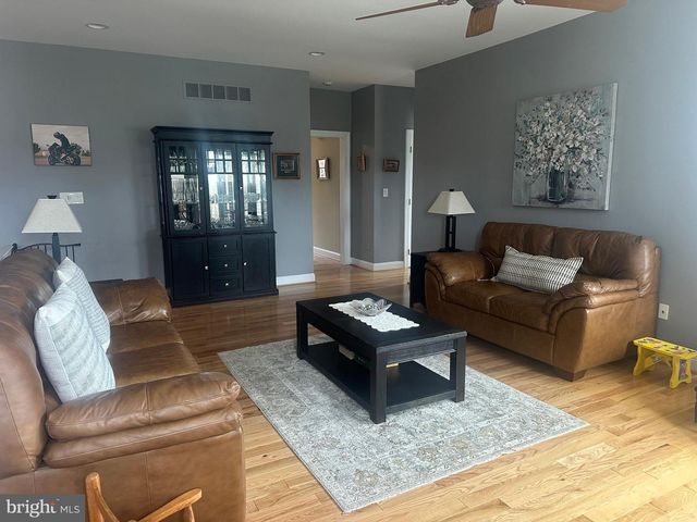 116 BRINKLEY DR, Sellersville, PA 18960