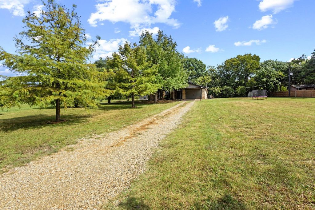 176 Blue Creek Circle, Sherman, TX 75090
