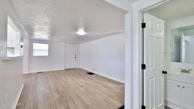 952 Glenwood Street, Daytona Beach, FL 32117