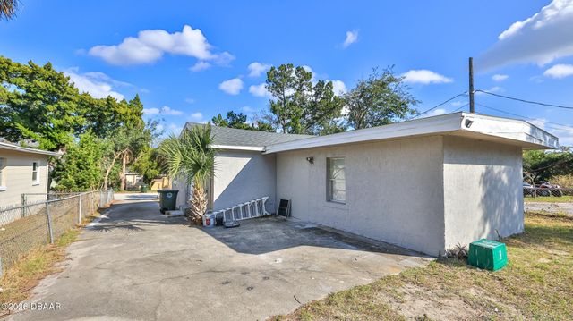 952 Glenwood Street, Daytona Beach, FL 32117