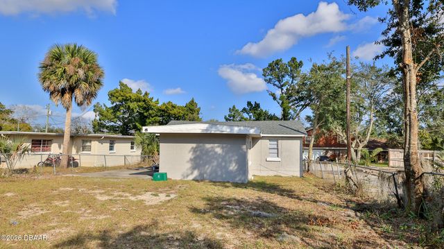 952 Glenwood Street, Daytona Beach, FL 32117