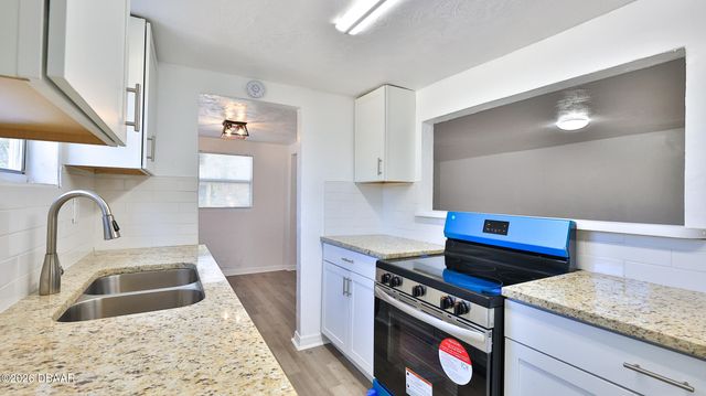 952 Glenwood Street, Daytona Beach, FL 32117